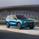 Ford Edge Híbrida llega en la tercera generación del modelo con tres filas de asientos y más eficiencia que nunca.