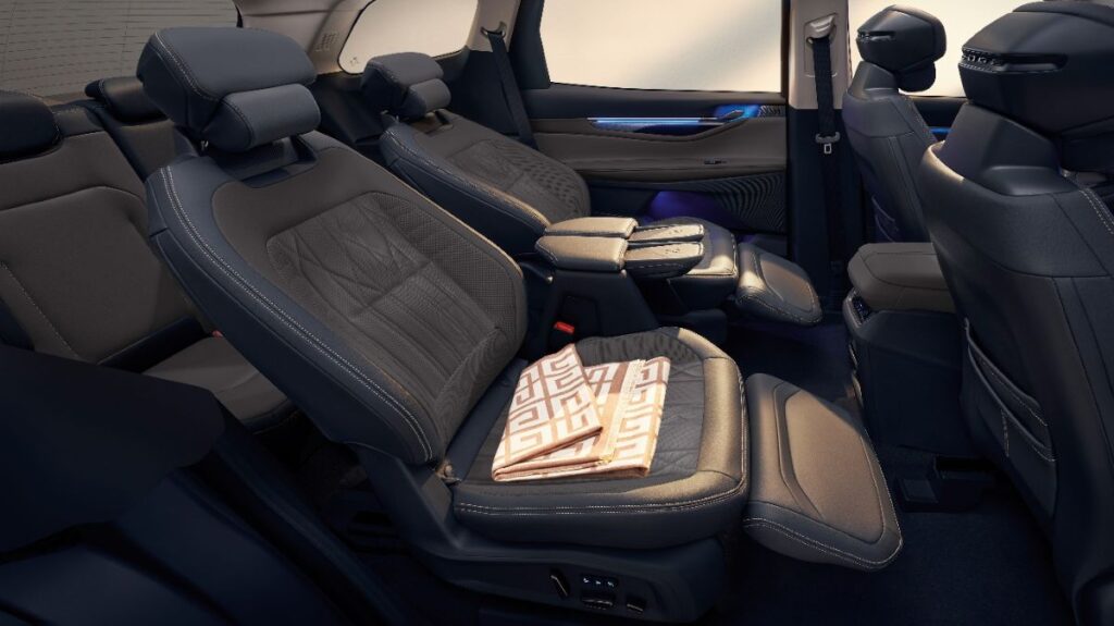 La segunda fila de asientos se reclina de forma ejecuitiva. 